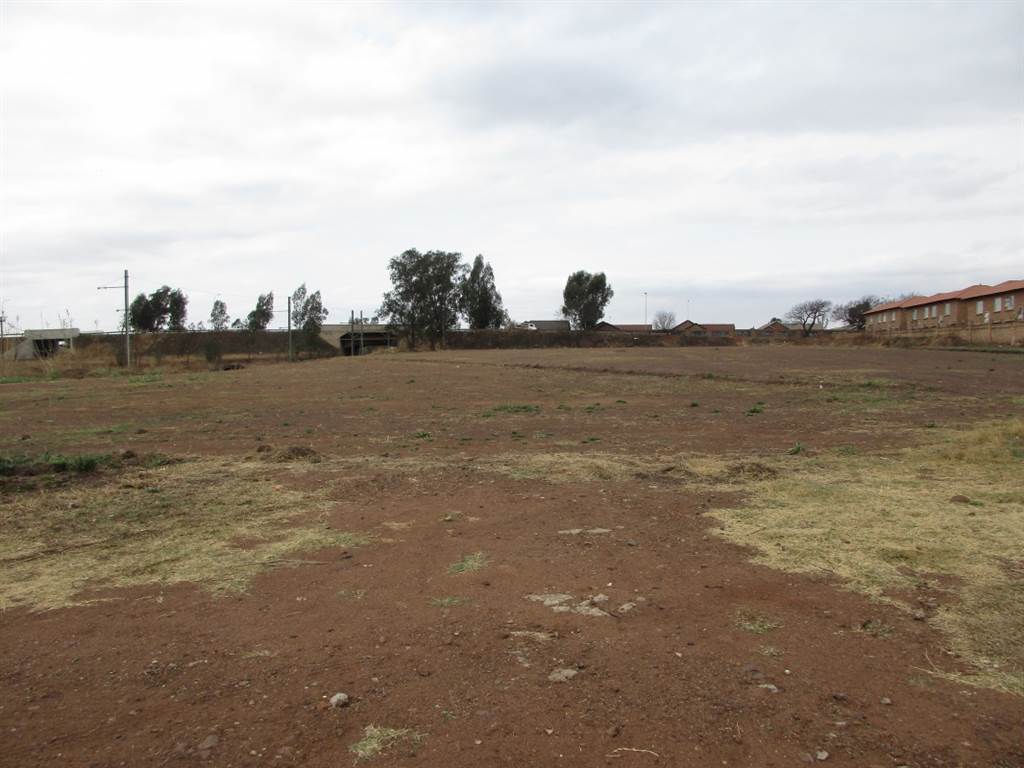 1.2 ha Land available in Middelburg South photo number 3