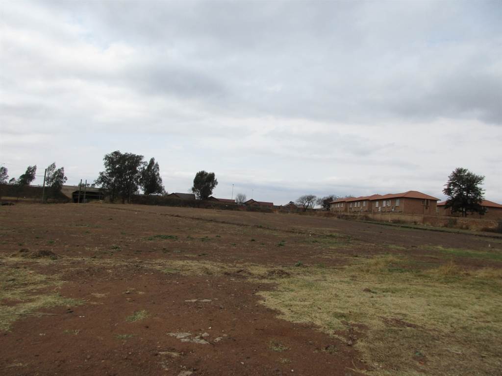 1.2 ha Land available in Middelburg South photo number 1