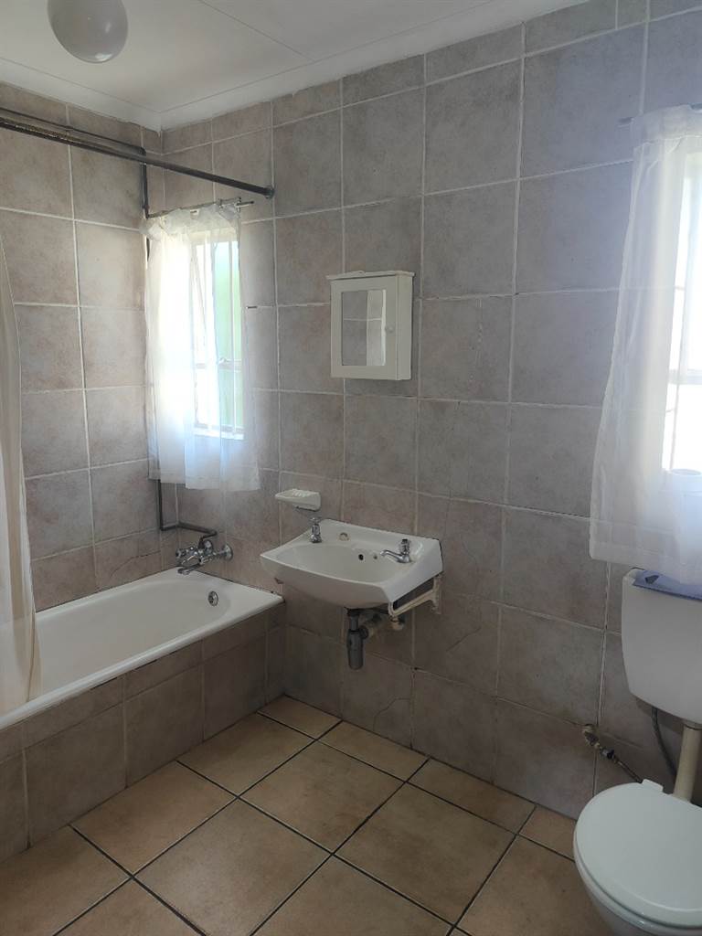 5 Bed House in Secunda photo number 9