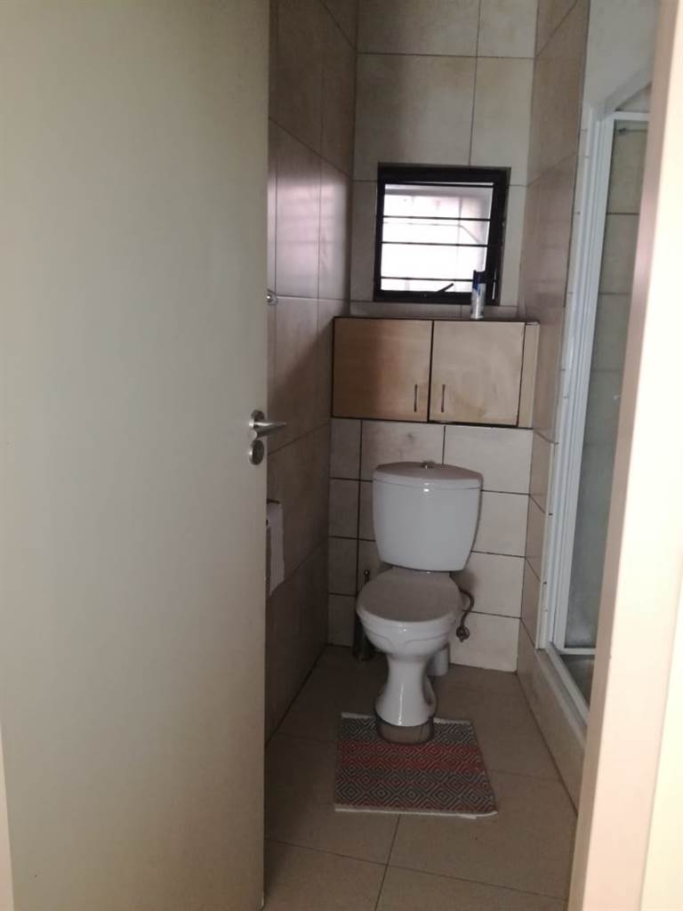 1 Bed Apartment in Auckland Park photo number 2
