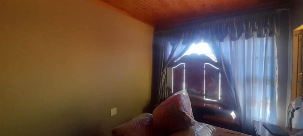 3 Bed House in Embalenhle photo number 10