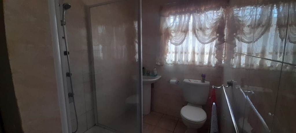 3 Bed House in Embalenhle photo number 16