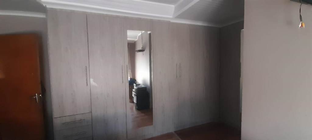 3 Bed House in Embalenhle photo number 13