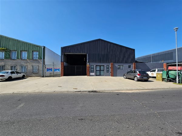 355  m² Industrial space