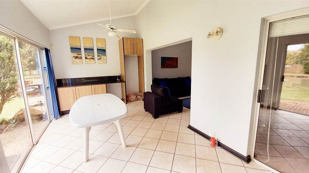 3 Bed House in Vaal Marina photo number 15
