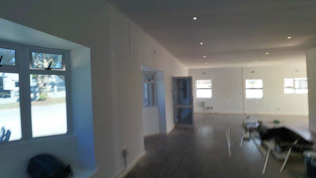160  m² Office Space in Newton Park photo number 15