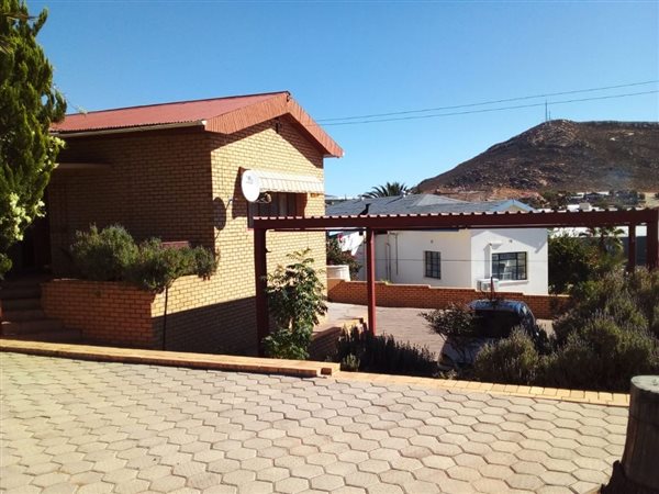 6 Bed House in Springbok
