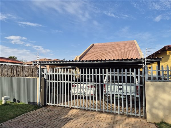 3 Bedroom House 3 Bedroom House