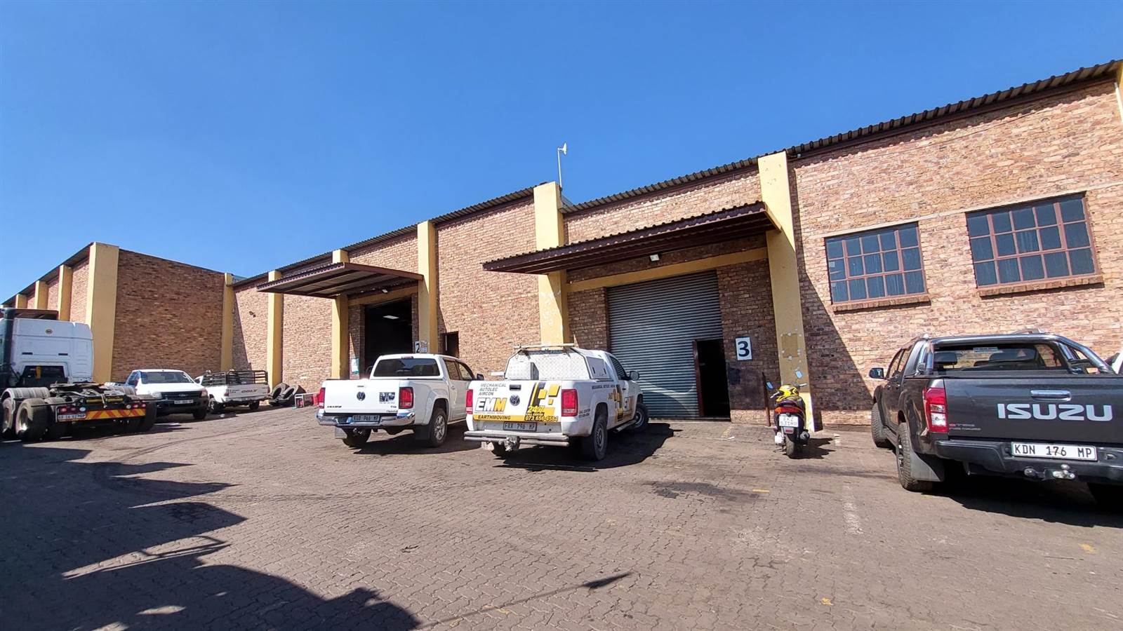 300  m² Industrial space in Middelburg Central photo number 1