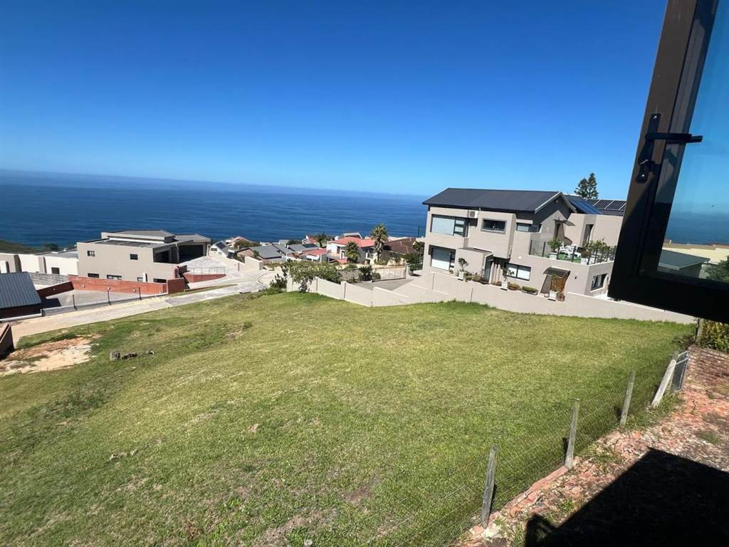 940 m² Land available in Herolds Bay photo number 7