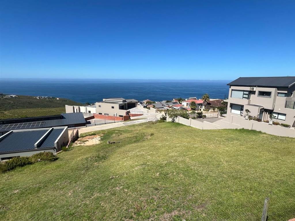 940 m² Land available in Herolds Bay photo number 13