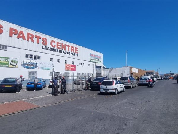 420  m² Industrial space in Mitchells Plain Central