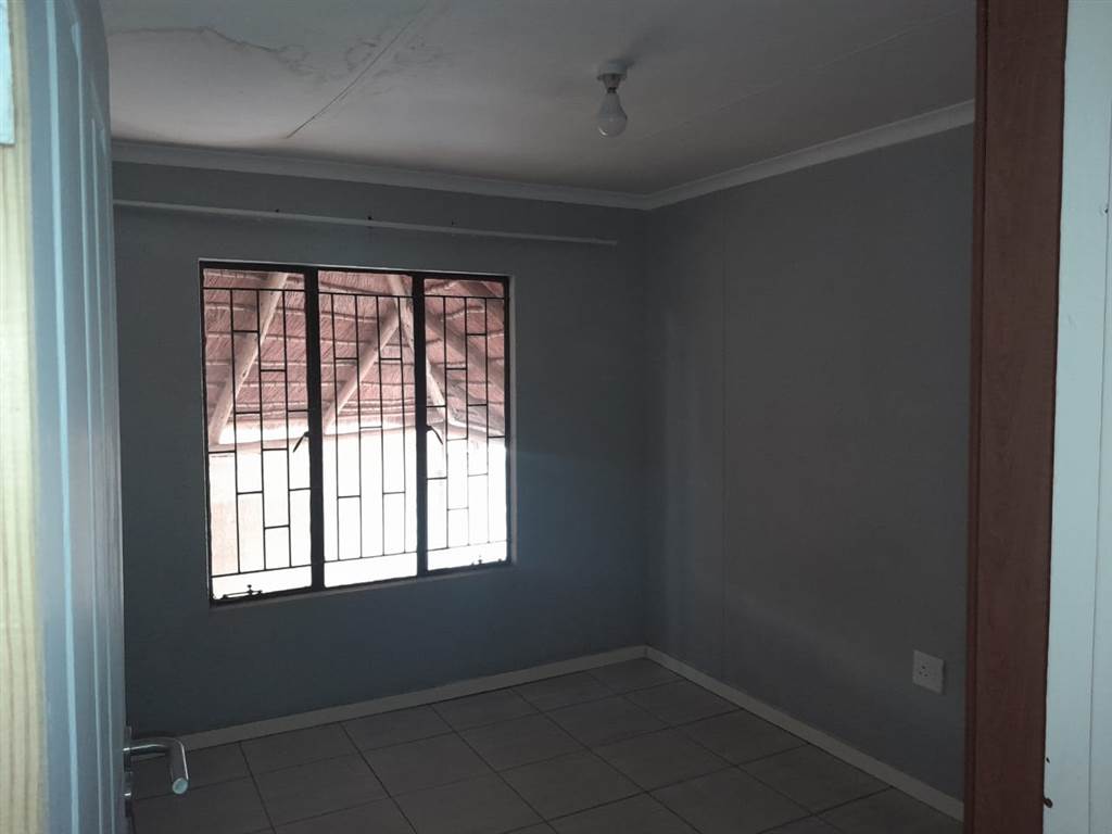 3 Bed House in Tlhabane photo number 11