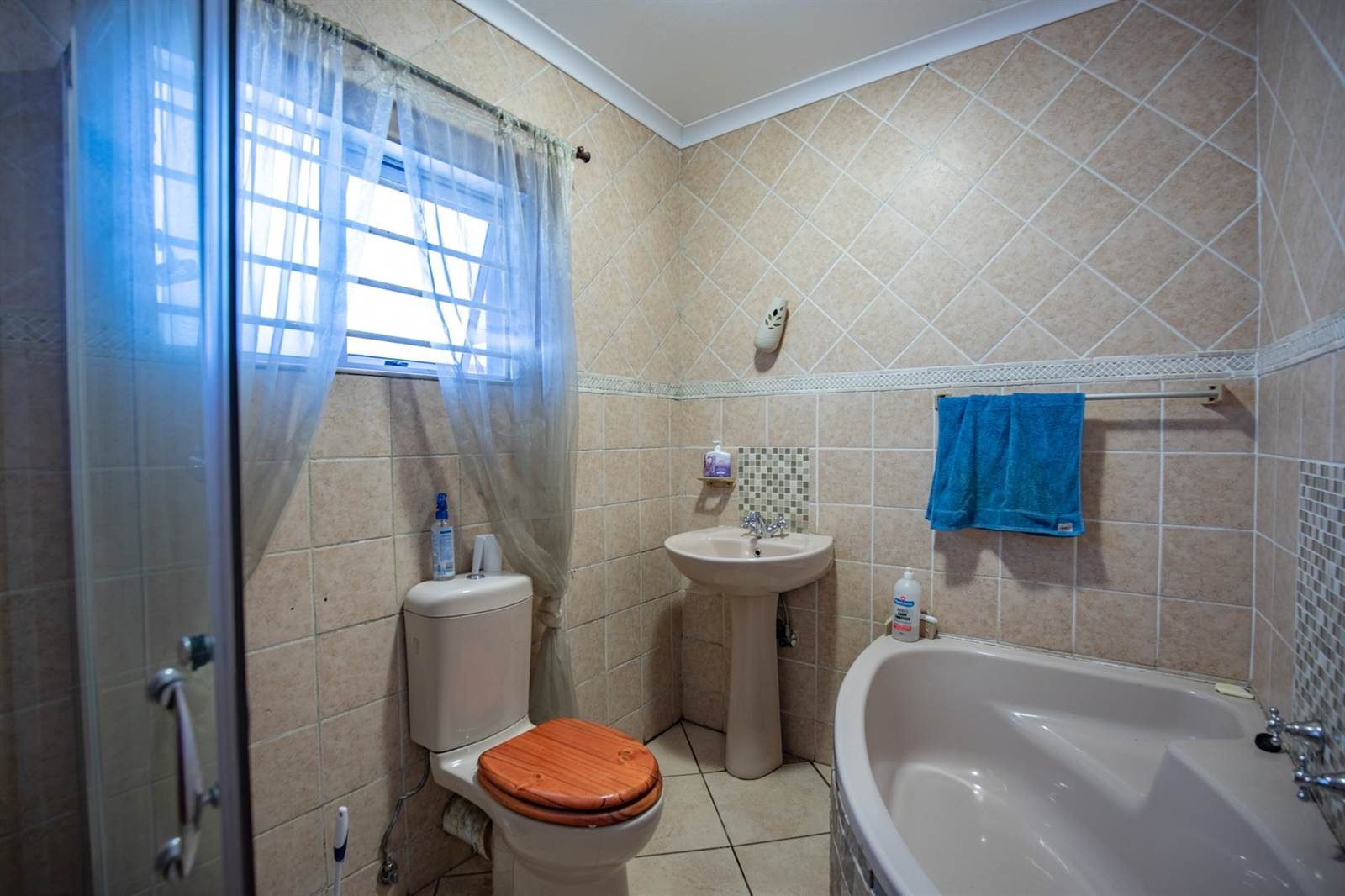 3 Bed House in Garsfontein photo number 20