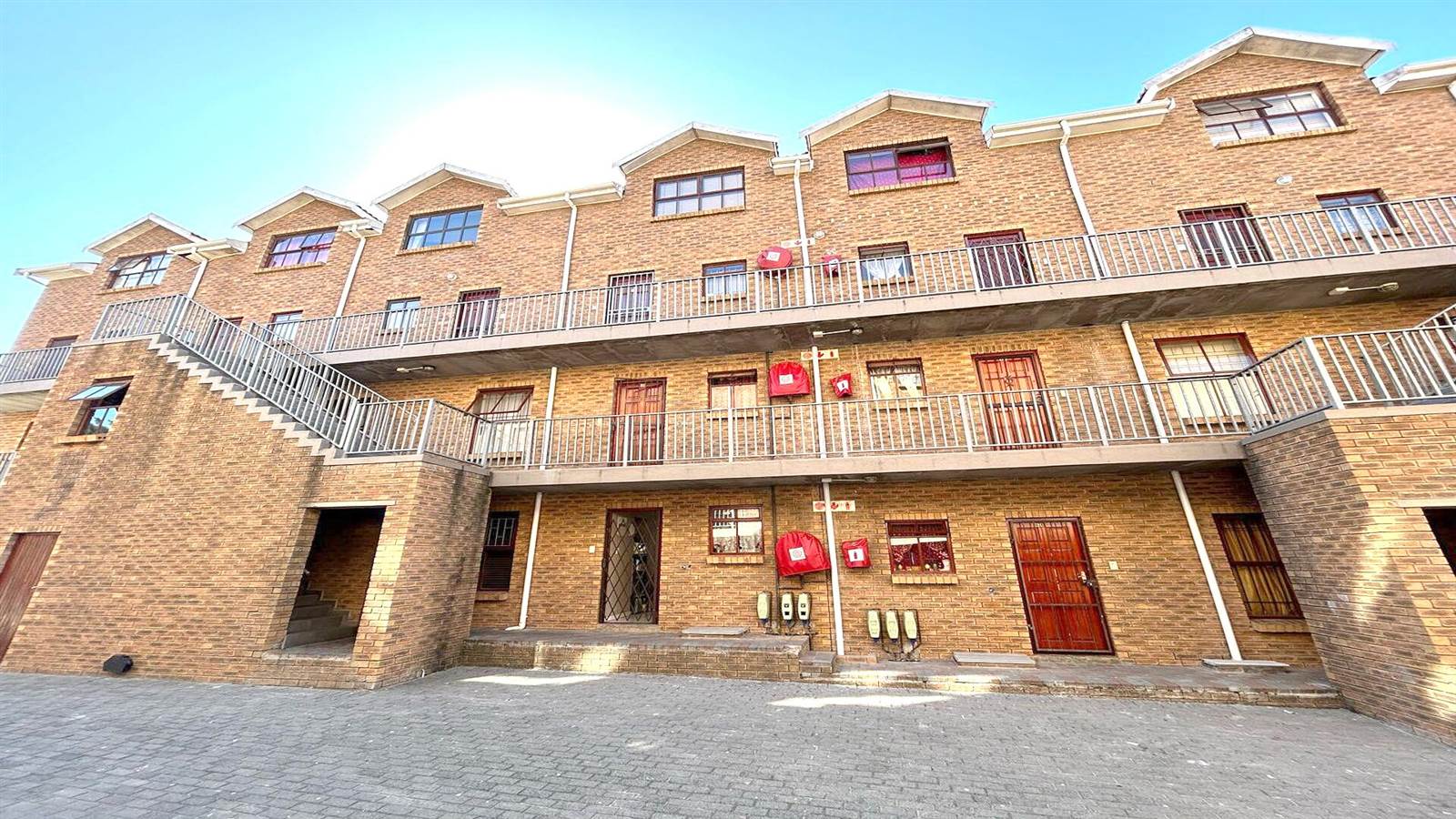 2 Bed Apartment in Brackenfell Central photo number 12