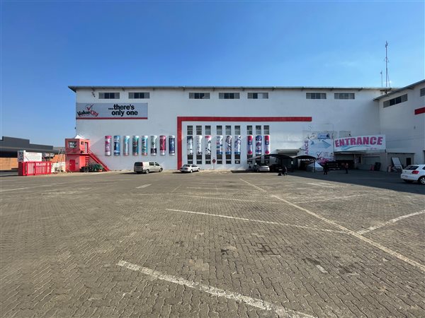 8300  m² Commercial space