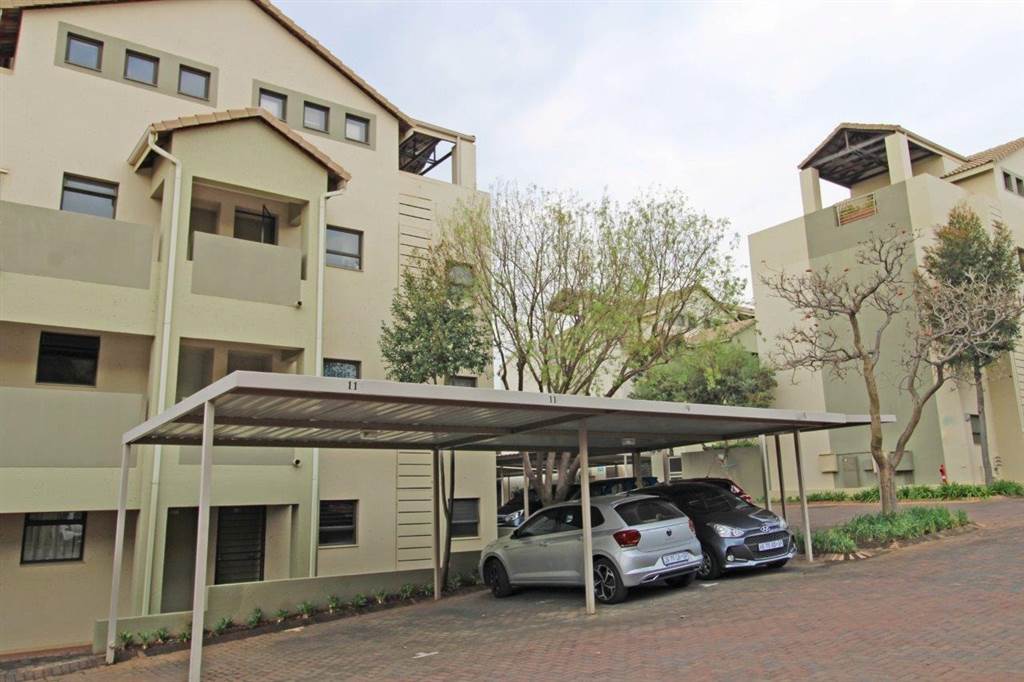 1 Bed Apartment in Bryanston photo number 14