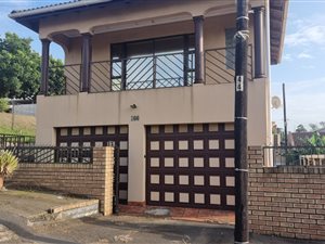 4 Bed House in Woodview