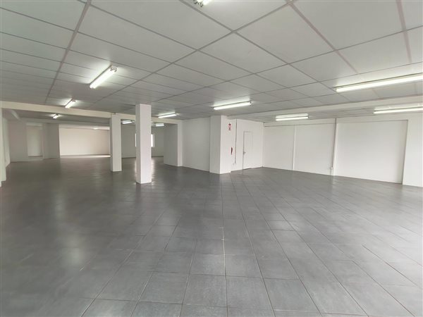 323  m² Retail Space