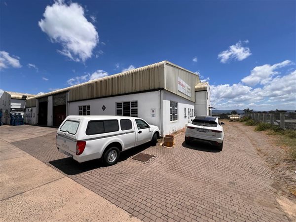 560  m² Industrial space in Mkondeni