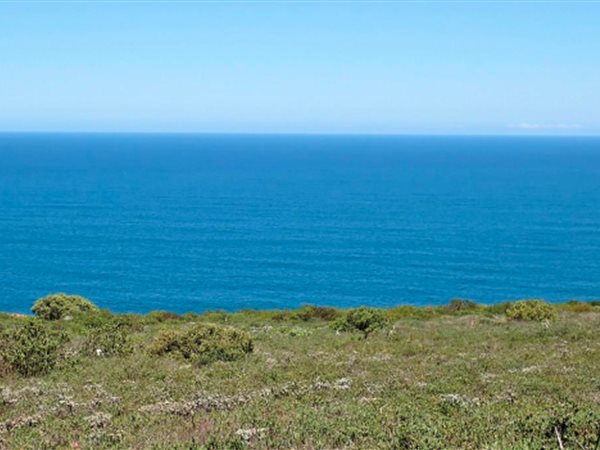 880 m² Land available in Village On Sea