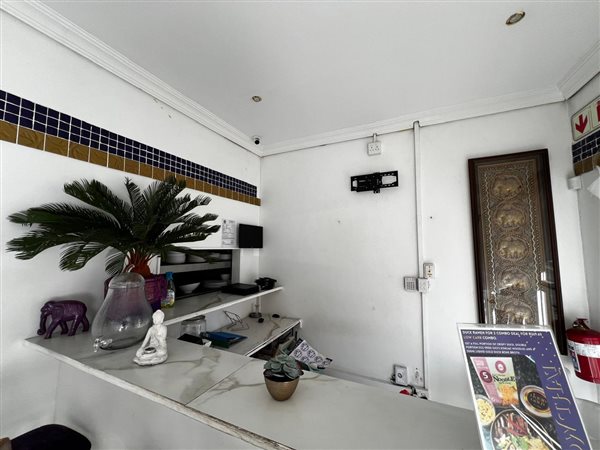 48 m² Retail Space 48 m² Retail Space