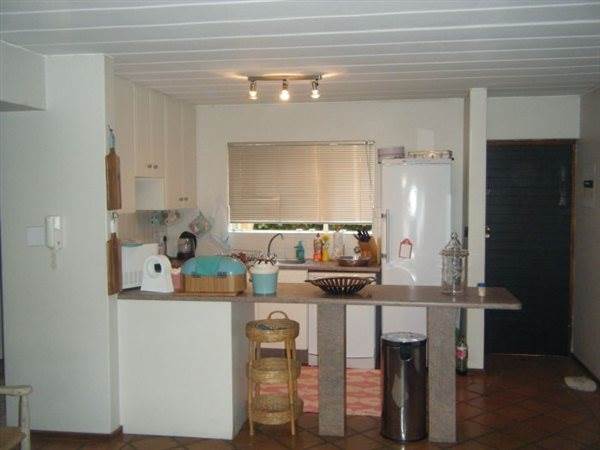 2 Bed Apartment in Kosmos photo number 7