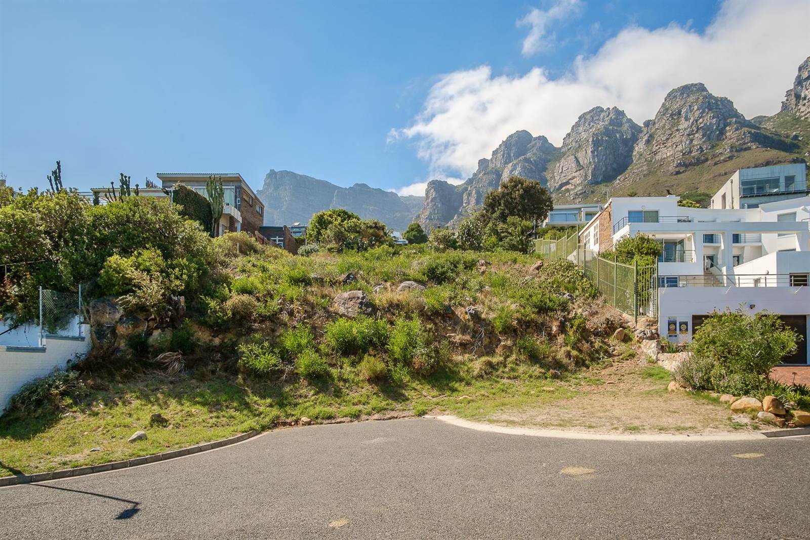 750 m² Land available in Camps Bay photo number 7