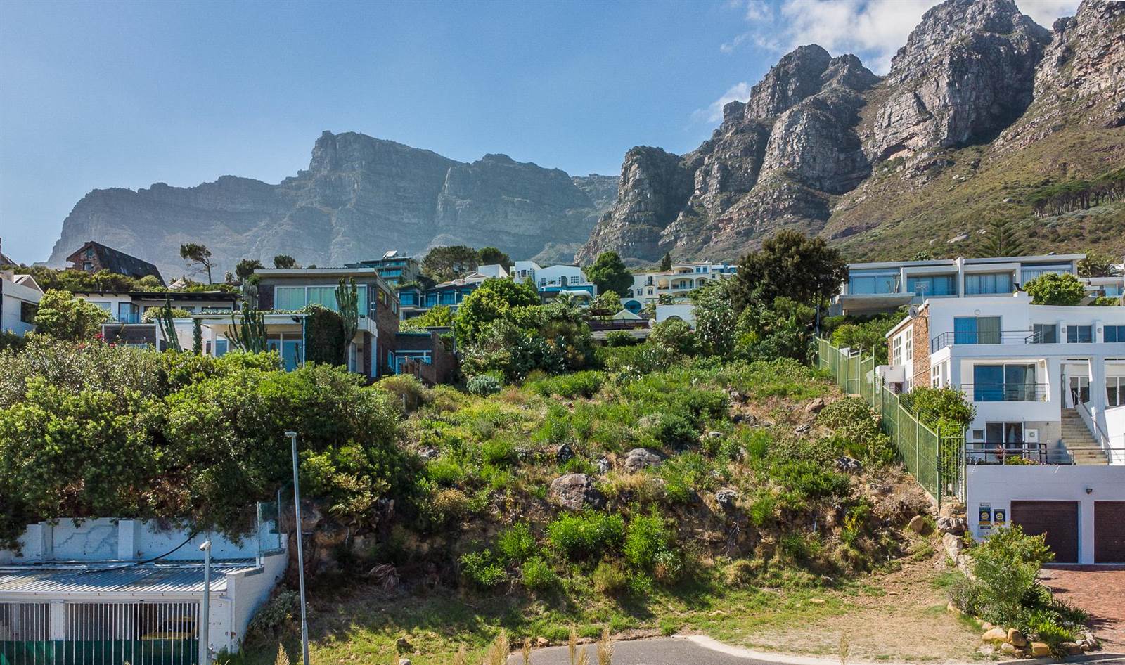750 m² Land available in Camps Bay photo number 3