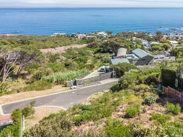 750 m² Land available in Camps Bay