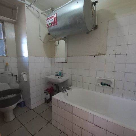 1 Bed Flat in Durban CBD photo number 6