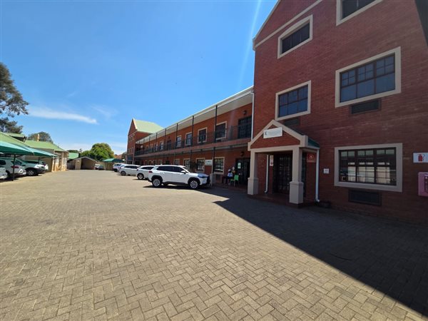 243 m² Office Space 243 m² Office Space