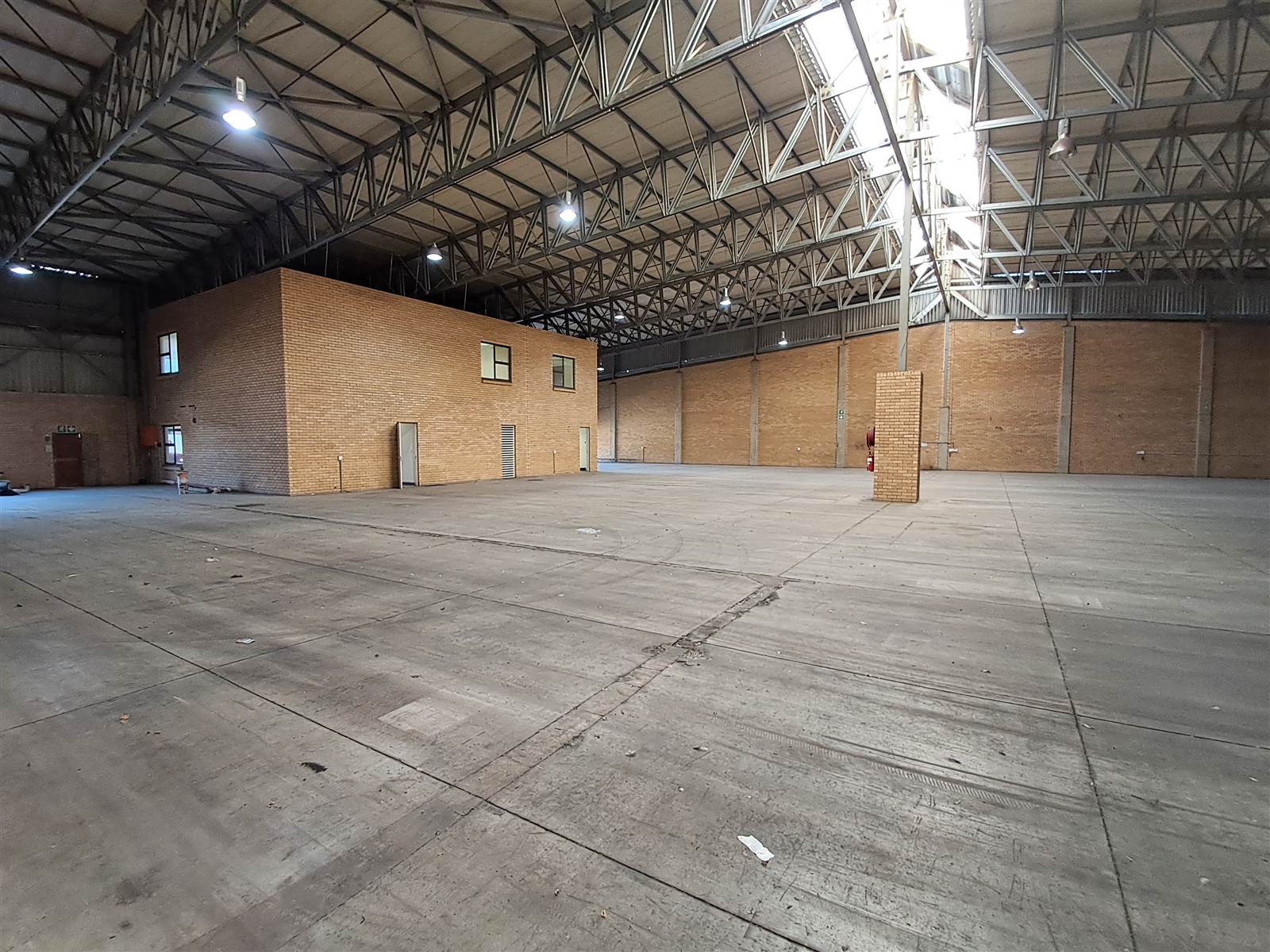 1736  m² Industrial space in Kya Sands photo number 6