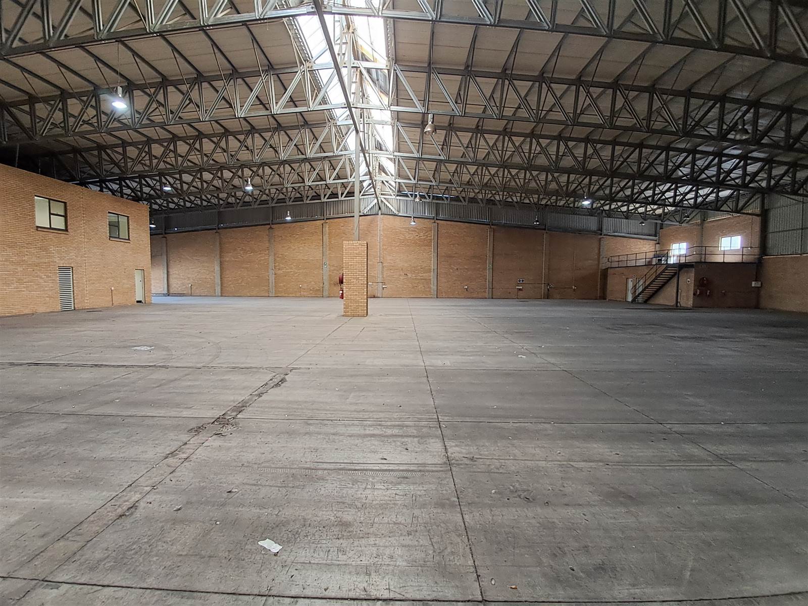 1736  m² Industrial space in Kya Sands photo number 7