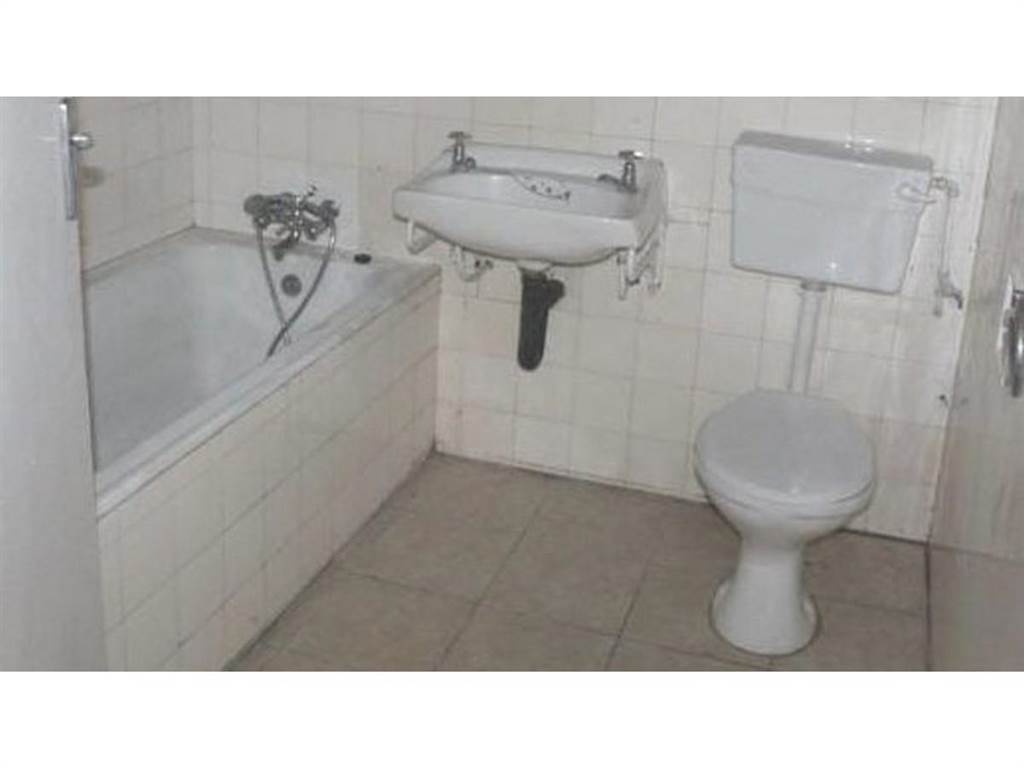 1 Bed Flat in Quigney photo number 9