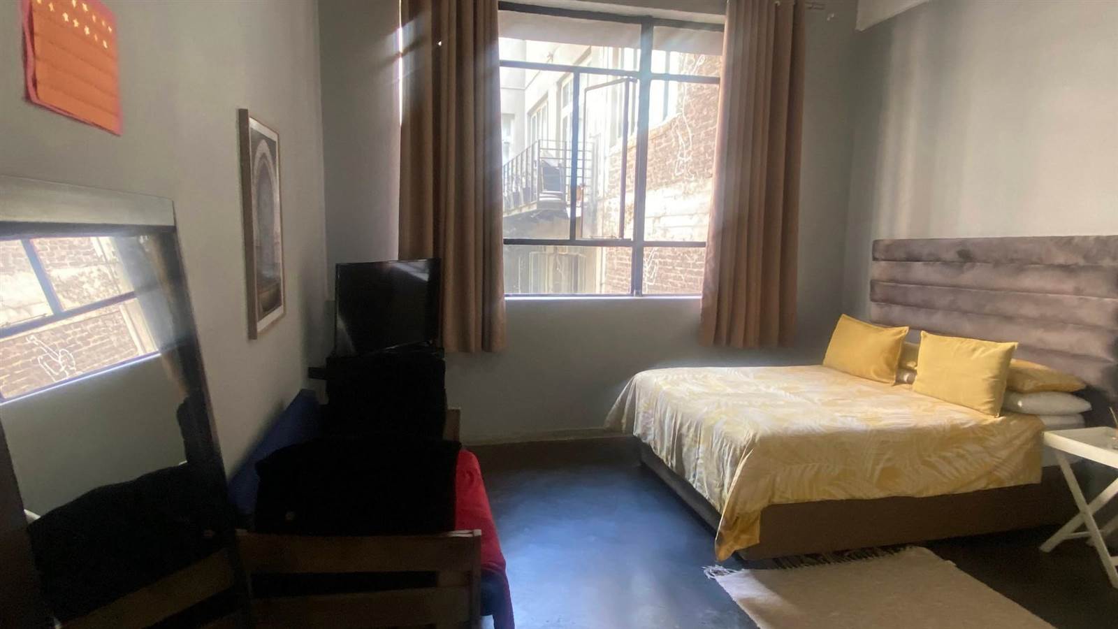 Bachelor apartment in Maboneng photo number 10