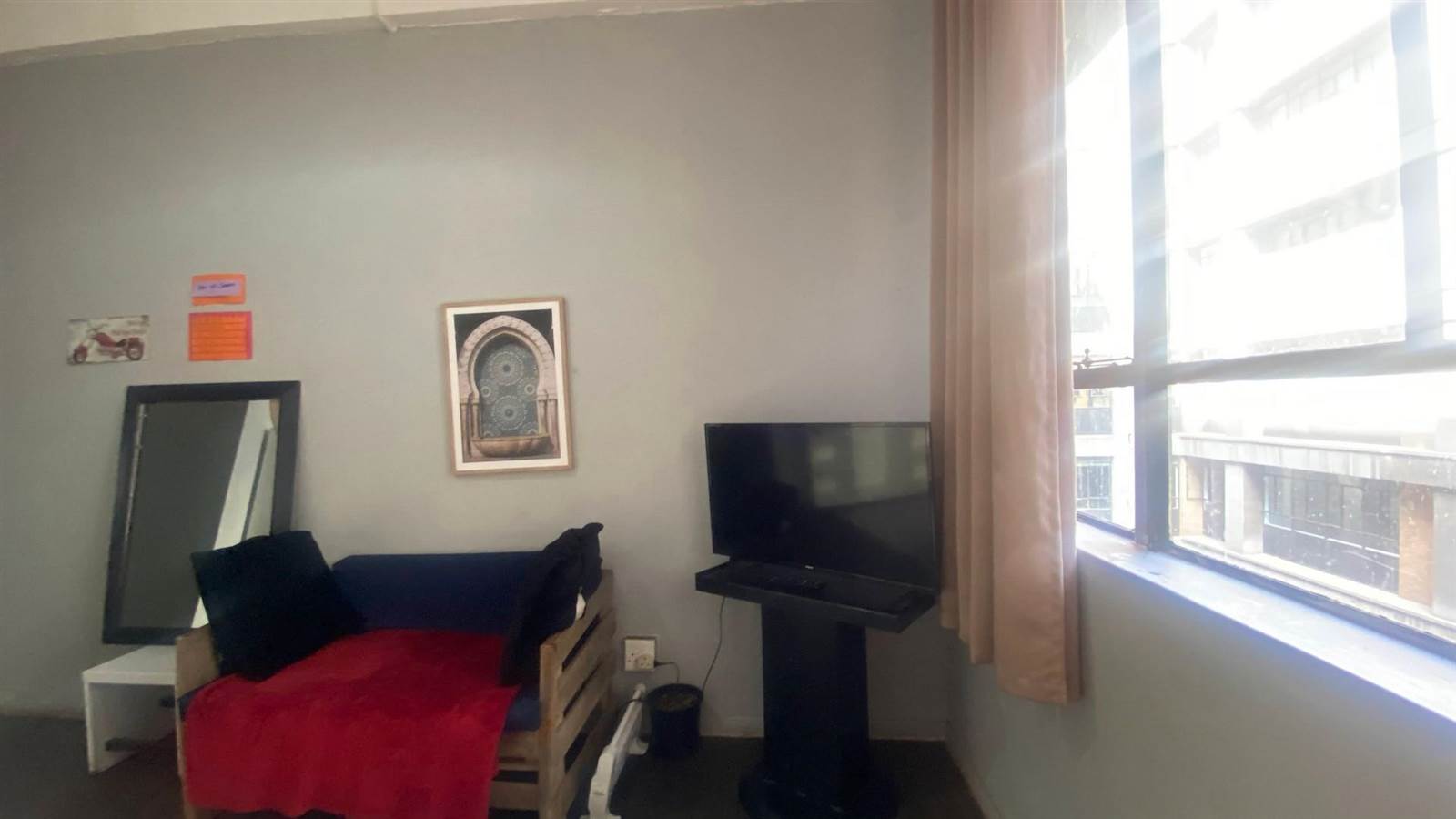 Bachelor apartment in Maboneng photo number 14