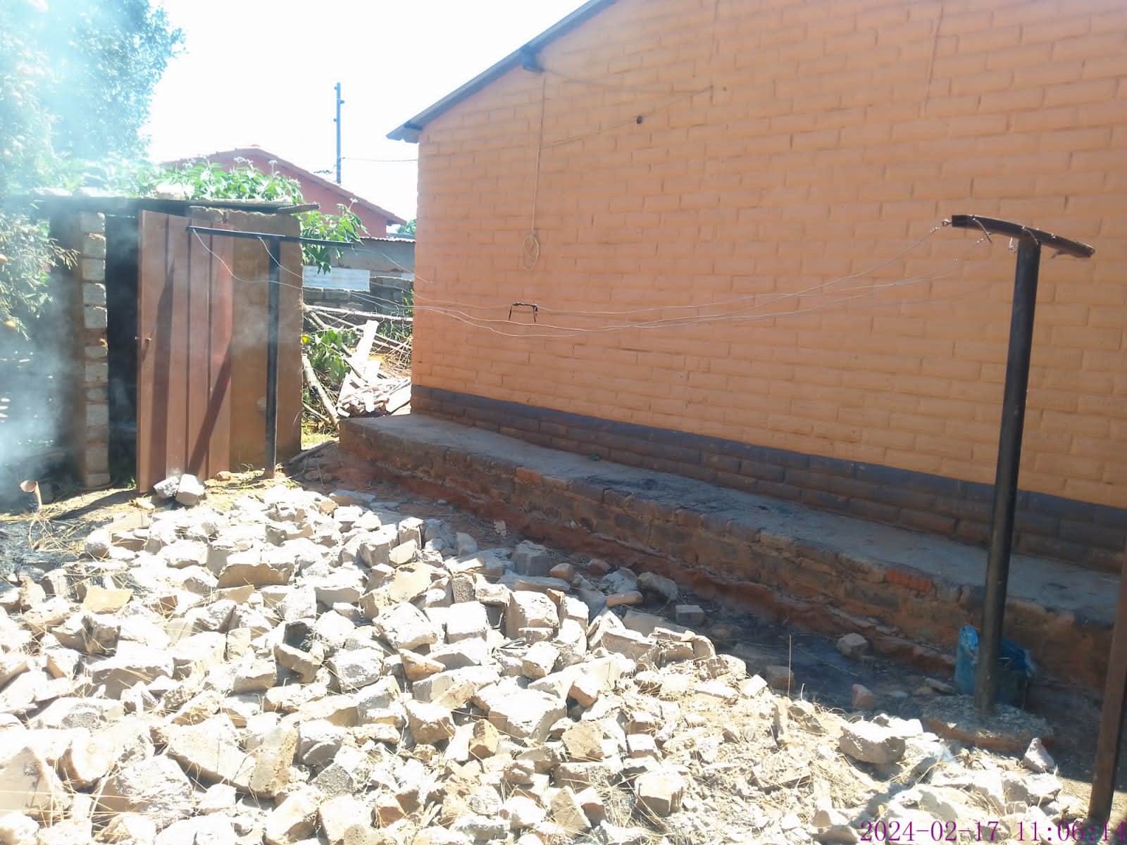 2 Bed House in Mamelodi East photo number 3