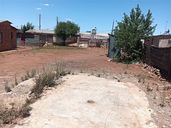 337 m² Land available in Ikageng