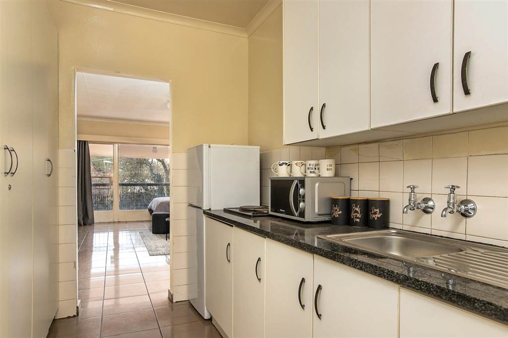 1 Bed Apartment to rent in Bramley RR2154239 Private Property