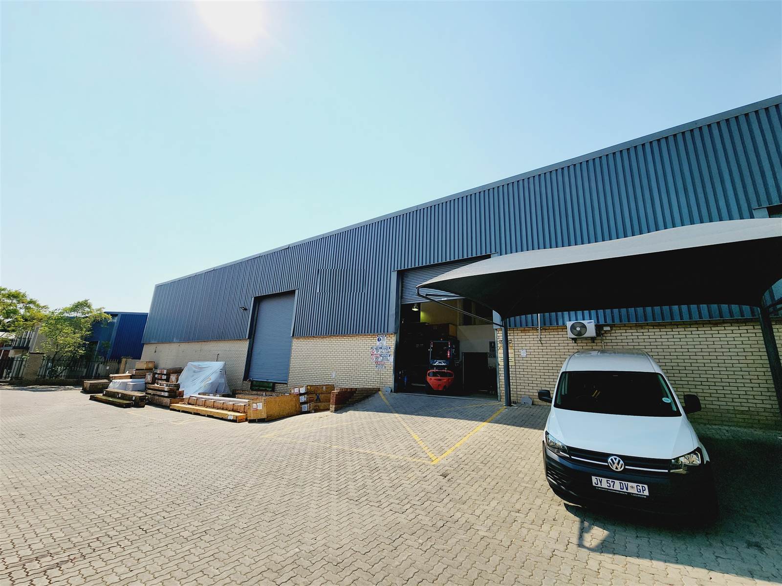 1812  m² Industrial space in North Riding photo number 30