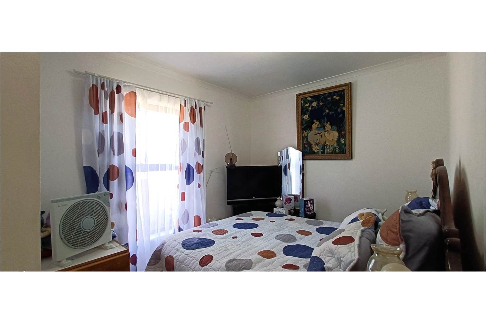2 Bed Townhouse in Gordons Bay Central photo number 7