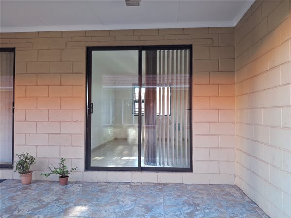 1 Bedroom Flat 1 Bedroom Flat