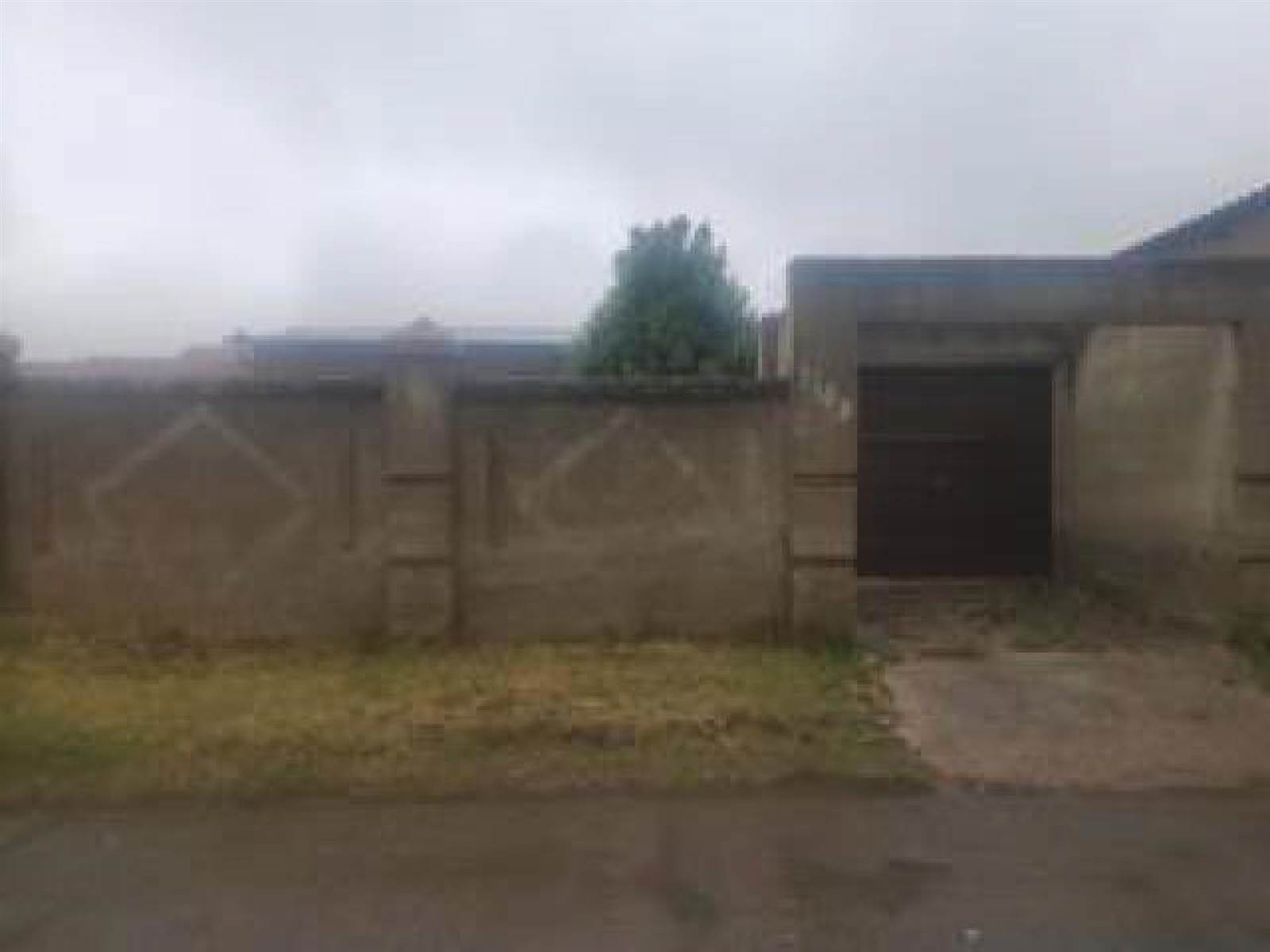 2 Bed House in Naledi photo number 3