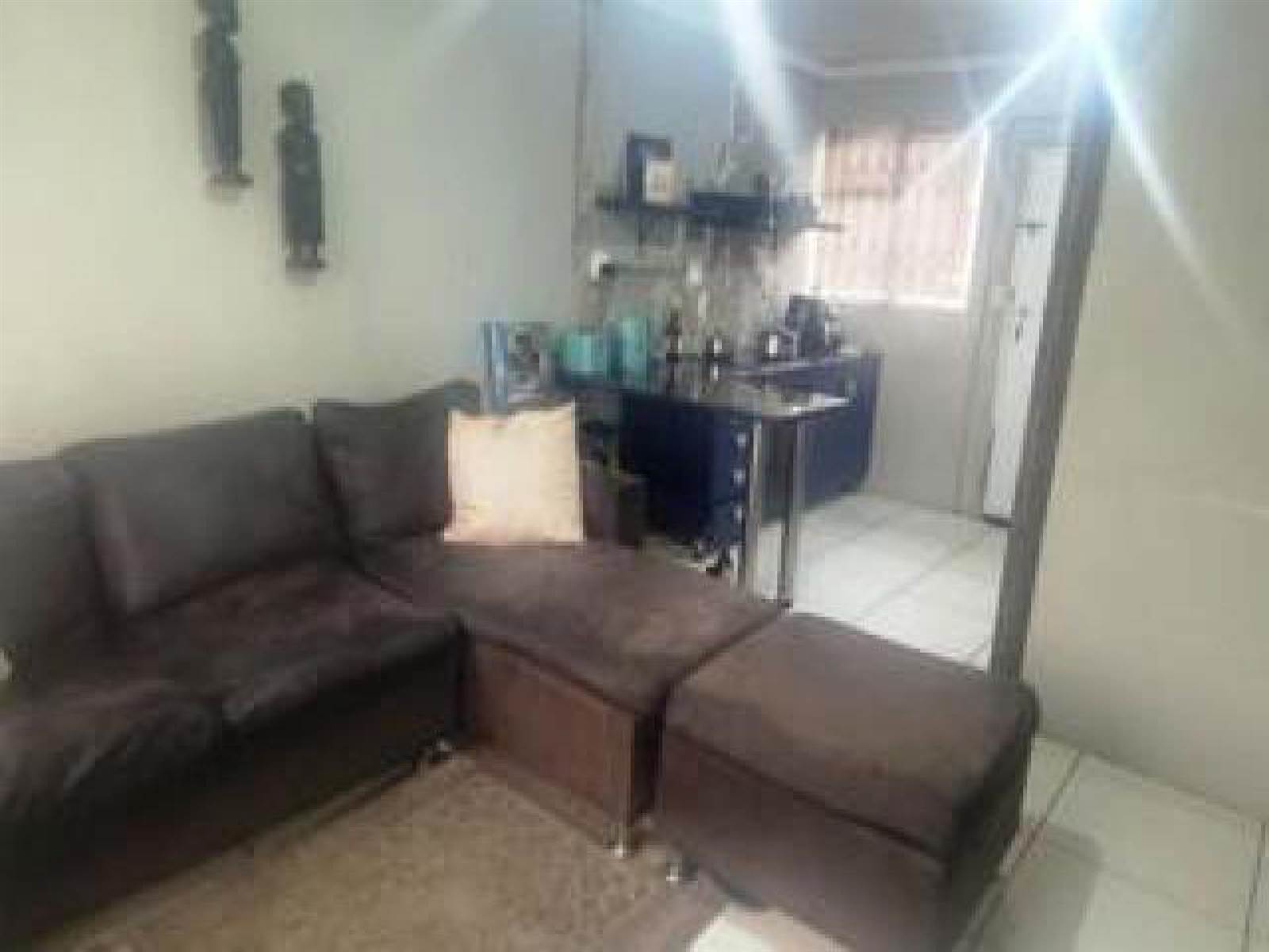 2 Bed House in Naledi photo number 8