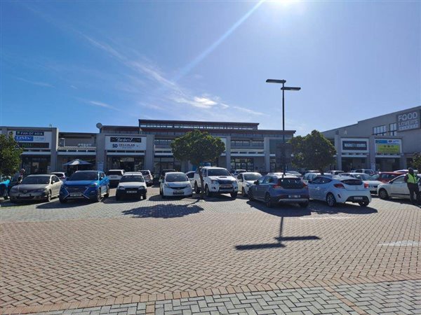 89  m² Retail Space in Sunningdale