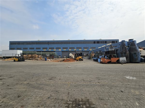 3800  m² Industrial space