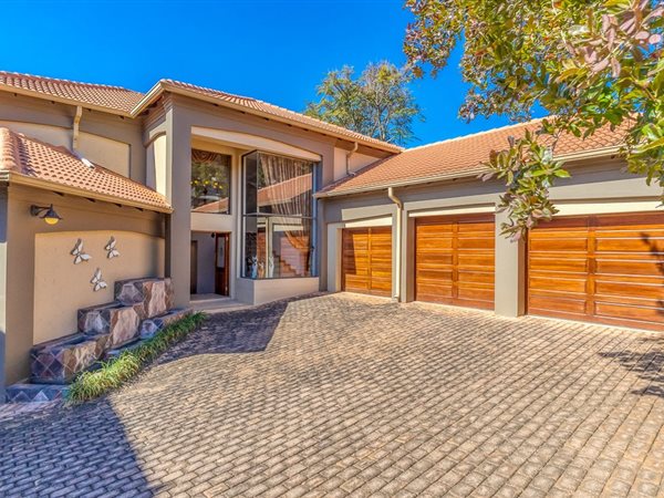4 Bedroom House 4 Bedroom House
