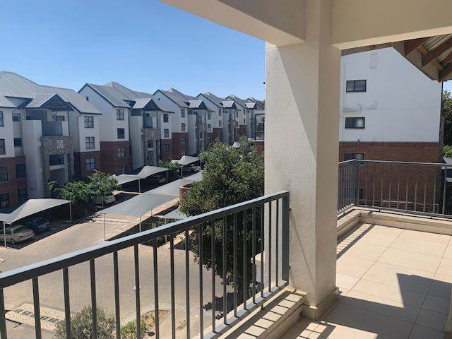 2 Bed Apartment in Kyalami Hills photo number 17