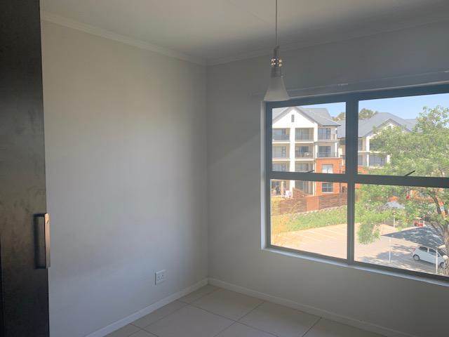 2 Bed Apartment in Kyalami Hills photo number 5